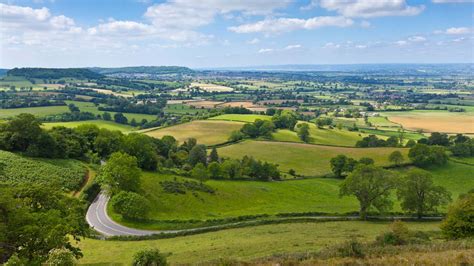 Download Idyllic Cotswold Countryside Landscape Wallpaper | Wallpapers.com