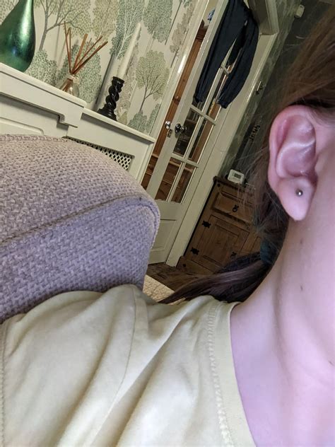 ear lobe piercing swelling : r/piercing