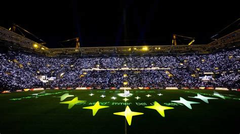 Germany: Caroling at Signal Iduna Park - a world record was set ...