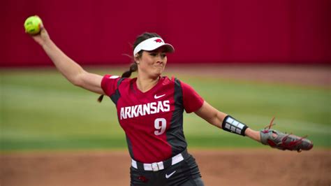 Arkansas softball returns a strong team in 2021, including ace Autumn ...