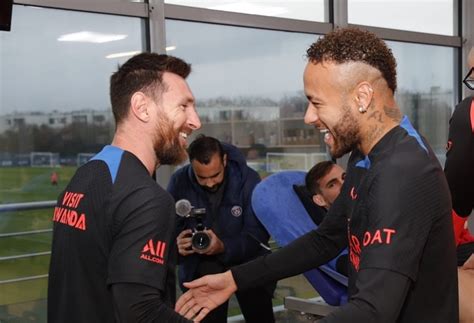 Neymar welcomes Messi to PSG: 'Where is the world champion?' | French ...