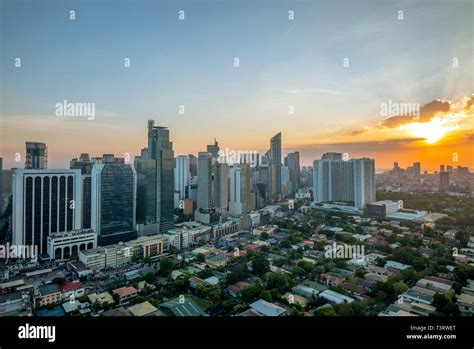 Makati city skyline hi-res stock photography and images - Alamy