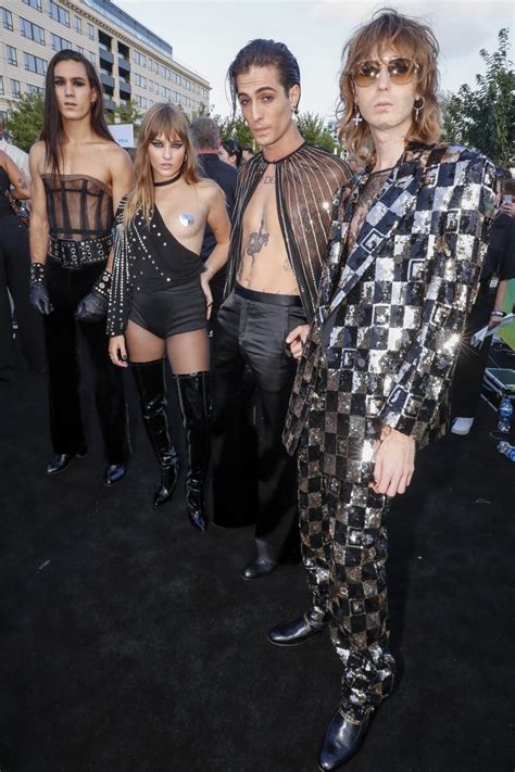 Maneskin Rocks Lil Kim-Inspired VMAs Look, Talks History-Making Win (Exclusive) | Entertainment ...