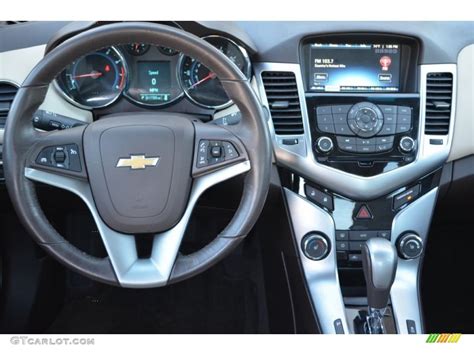 2012 Chevrolet Cruze LTZ/RS Dashboard Photos | GTCarLot.com