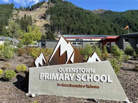 About QPS - Queenstown Primary School