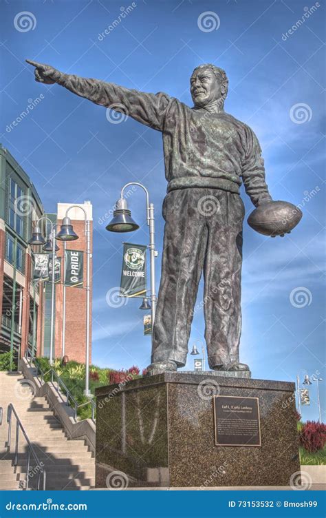 Statue of Curly Lambeau editorial photography. Image of american - 73153532