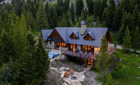 Lodges | Montana's Yellowstone Country