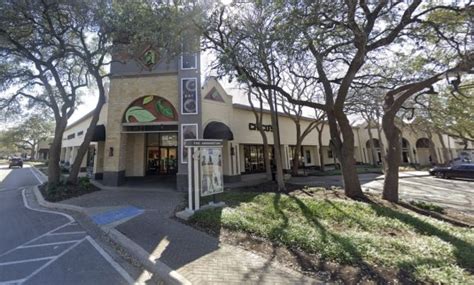 2 dead, at least 3 injured in shooting at Austin's Arboretum mall