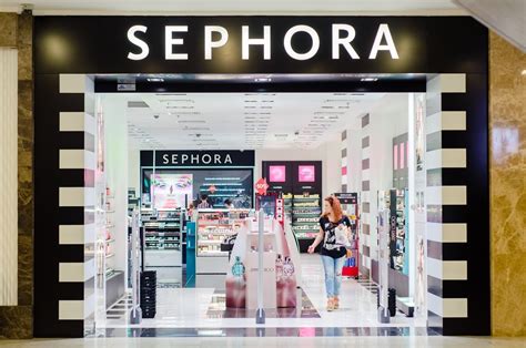 Sephora Closed Stores For 1 Hour After SZA Racial Profiling Incident, It Won't Change Much | We ...