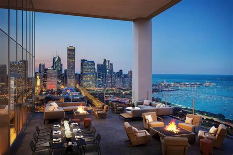 7 Best Chicago Apartments with Skyline & Lake Views - AptAmigo ...