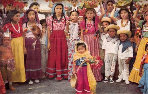 Pin van Carol Ayala op El Salvador | Folklore