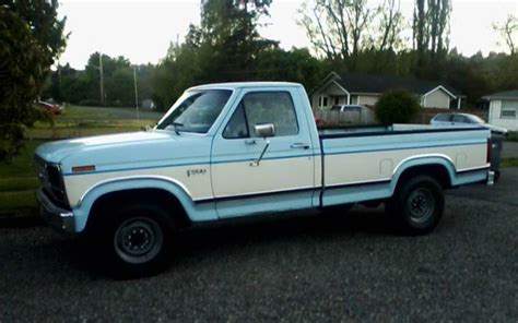 TRUCK YOU! A Classic Baby Blue 1986 Ford F-250 - Ford-Trucks.com