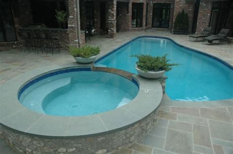 nice small pool and hot tub combo | Backyard pool designs, Backyard pool, Small inground pool