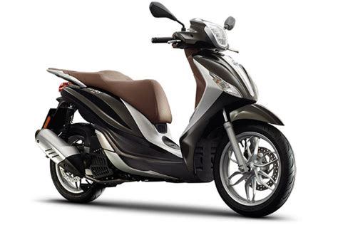 Piaggio Medley 2020 Images - Check out design & styling | Oto