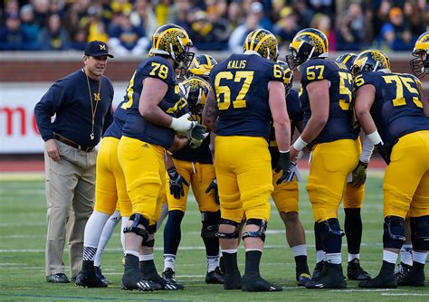 Michigan football team to wear all-maize uniforms versus Florida