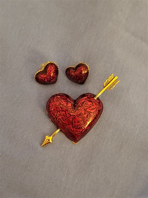 Avon puffed red heart brooch/pin and earrings - Gem