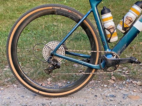 Review: Tufo Gravel Thundero tires roll fast, deliver all-surface grip ...