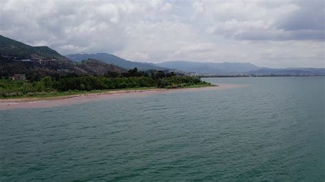 Red beach in Fuxian Lake in Yunnan, China. 27961760 Stock Video at Vecteezy