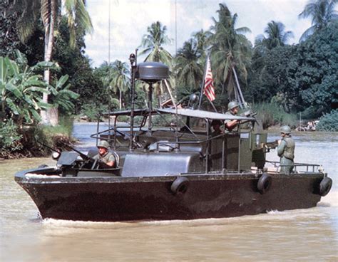 The Mobile Riverine Force as an Example for Riverine Ops in the 21st ...