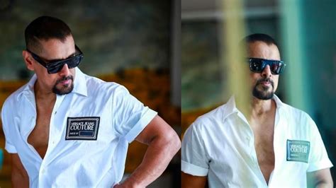 Chiyaan Vikram Looks Uber Cool In His New Short Hair Look - News18