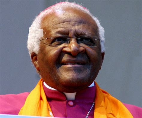 Desmond Tutu Biography - Facts, Childhood, Family Life & Achievements