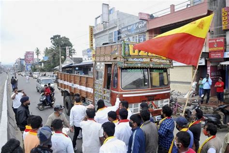 Karnataka Bandh Called by Pro-Kannada Outfits Evokes Lukewarm Response