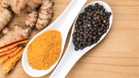 Turmeric and Black Pepper Work Better Together | Woman's World