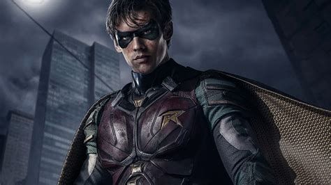 Titans: Full Look At Brenton Thwaites' As Robin Restores Hope Among DC Fans