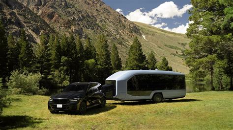 Pebble Flow is an electric travel trailer with own drive system