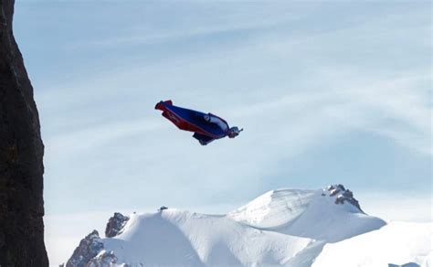 Wingsuit flying | What is, about, history, practice equipment, risk sport