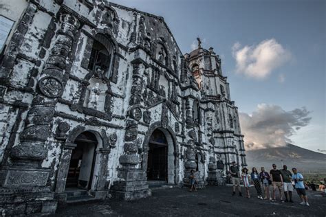 TRAVEL GUIDE: DISCOVER THE TOP 10 TOURIST SPOTS IN BICOL