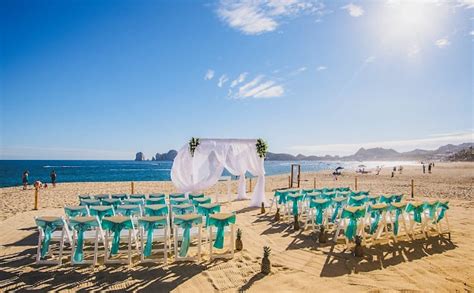 Remarkable Destination Weddings at Riu Resorts