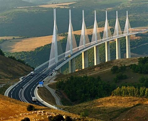 La France des records : le viaduc de Millau - Le Parisien