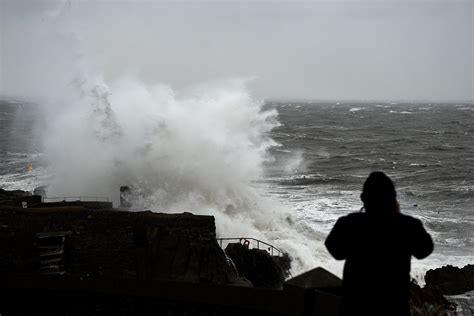 Irish weather Storm Emma latest - Red alert for Munster and Leinster ...