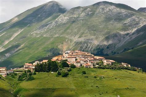 Castelluccio - Umbria - Italy Stock Image - Image of horizontal, castelluccio: 43048095