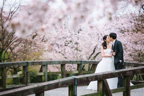 Cherry Blossom Pre Wedding Japan by Synchronal Photography | Bridestory.com