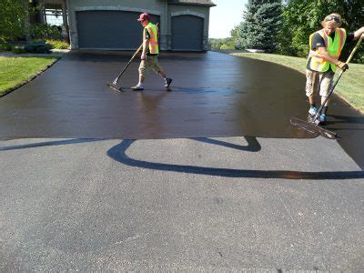 Blacktop Driveway Sealcoating