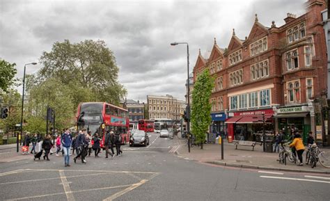 Living and renting in Camberwell: travel links, parking, schools, best streets — and the average ...