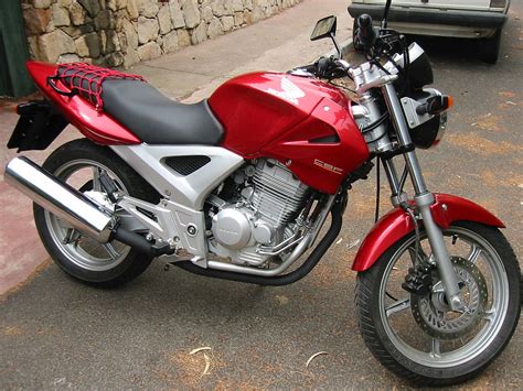 Honda CBF 250 - Wikipedia, la enciclopedia libre