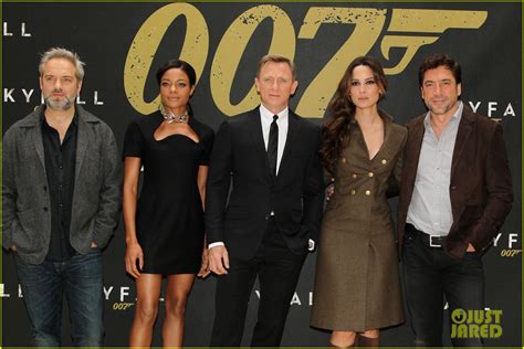 Daniel Craig: 'Skyfall' Photo Call in New York City!: Photo 2738557 | Berenice Marlohe, Daniel ...