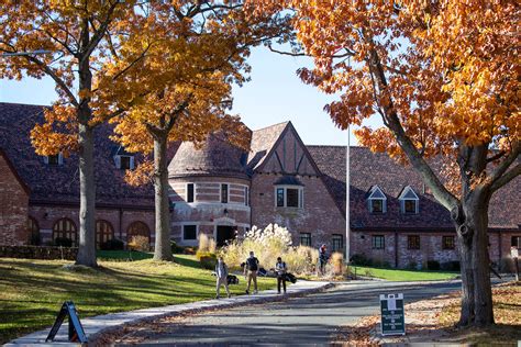 IMAGES: Boston’s Hyde Park Neighborhood Is a Feast for the Eyes – NBC Boston