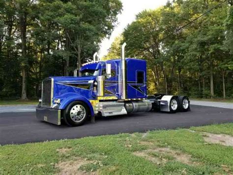 Kenworth W900 (2018) : Sleeper Semi Trucks