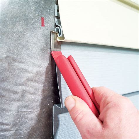 Toolipedia: Vinyl Siding Removal Tool | Family Handyman