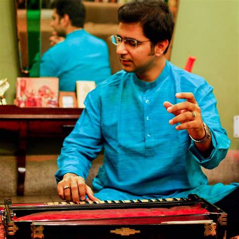 Basics Of Harmonium For Beginners By Suvendu Banerjee - ipassio