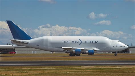 Download Dreamlifter Boeing Airplane Vehicle Boeing 747 Dreamlifter HD Wallpaper