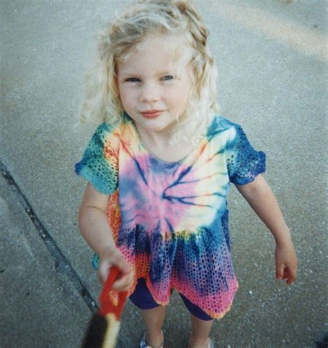 Our queen is thirty today!! | Taylor swift childhood, Baby taylor ...