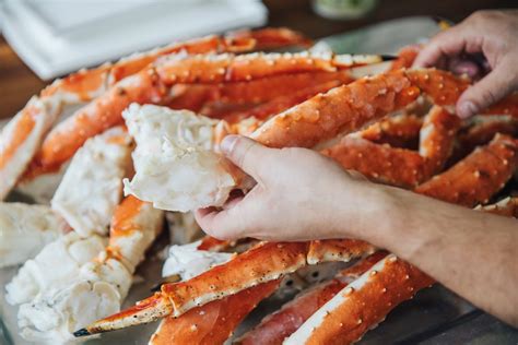 Buy Alaskan King Crab: Colossal Red King Crab Legs (10 LBS) - Overnight Shipping Monday-Thursday ...