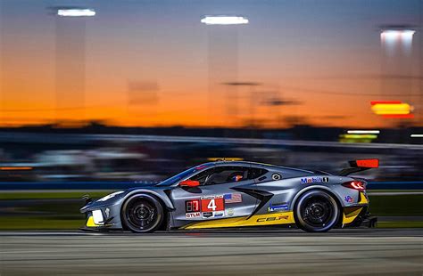 Watch the Corvette Racing C8.R Break the GTLM Lap Record at Sebring - autoevolution