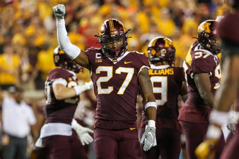 Watch: Tyler Nubin becomes Gophers' all-time interception leader in ...