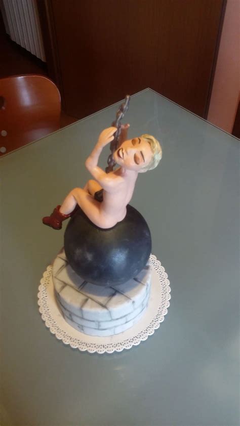 Miley Cyrus cake Miley Cyrus, Happy Birthday Babe, Wrecking Ball, Bach ...